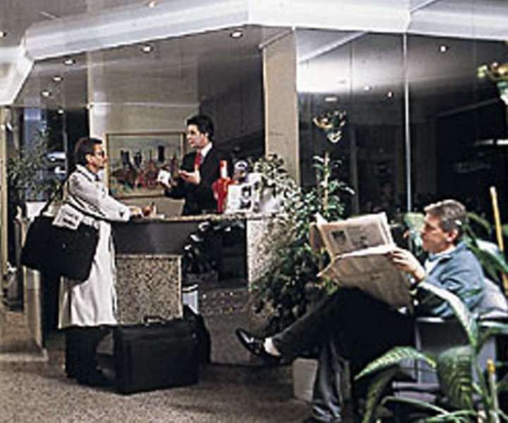 โรงแรมแอมบาสซาเดอร์ Frankfurt am Main ภายนอก รูปภาพ